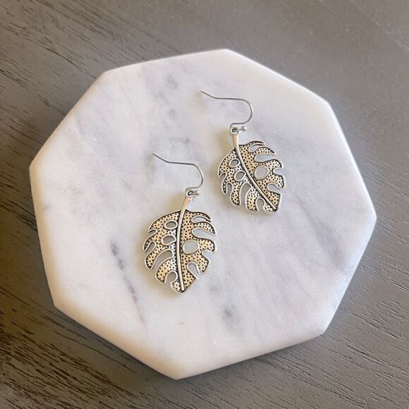 5 for $25 SILVER PALM  EARRINGS - Picture 1 of 4